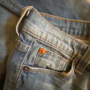 WOMEN'S HUDSON JEANS WITH ANKLE ZIPPER -SIZE 28